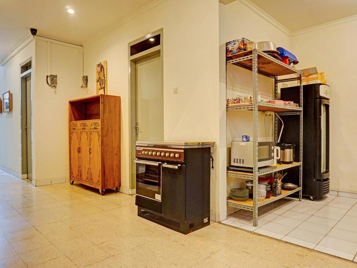 Отель Oyo 91658 Luci'S House Джакарта Экстерьер фото